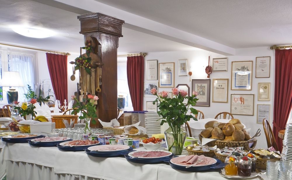 Hotel Goldener Sternen คอนสตานซ์ ภายนอก รูปภาพ