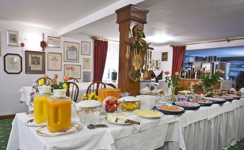 Hotel Goldener Sternen คอนสตานซ์ ภายนอก รูปภาพ