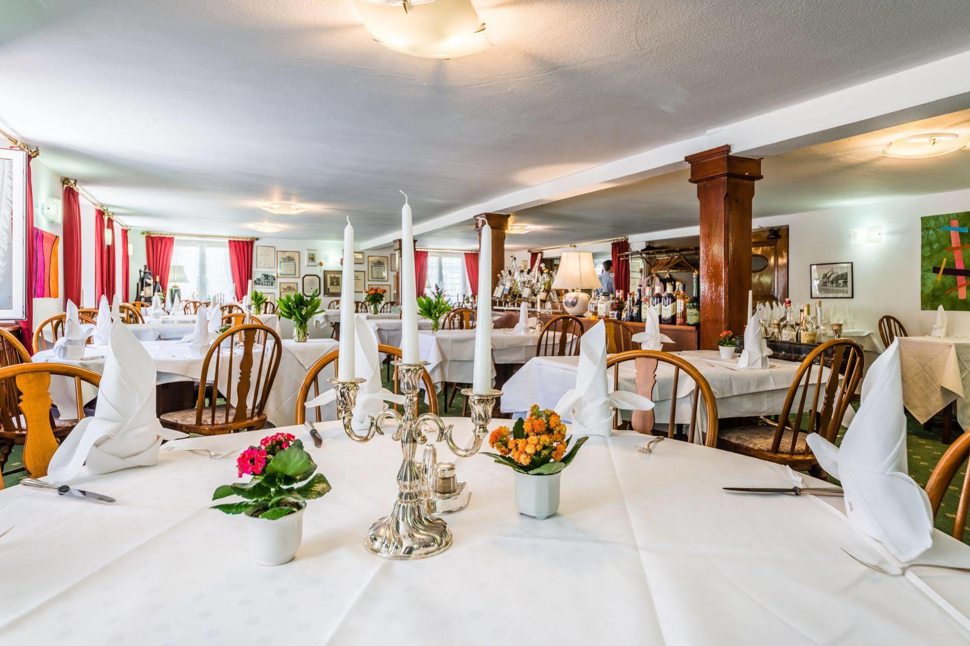 Hotel Goldener Sternen คอนสตานซ์ ภายนอก รูปภาพ